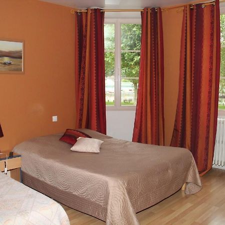 Hotel Aux Trois Rois Pont-Sur-Yonne Zewnętrze zdjęcie