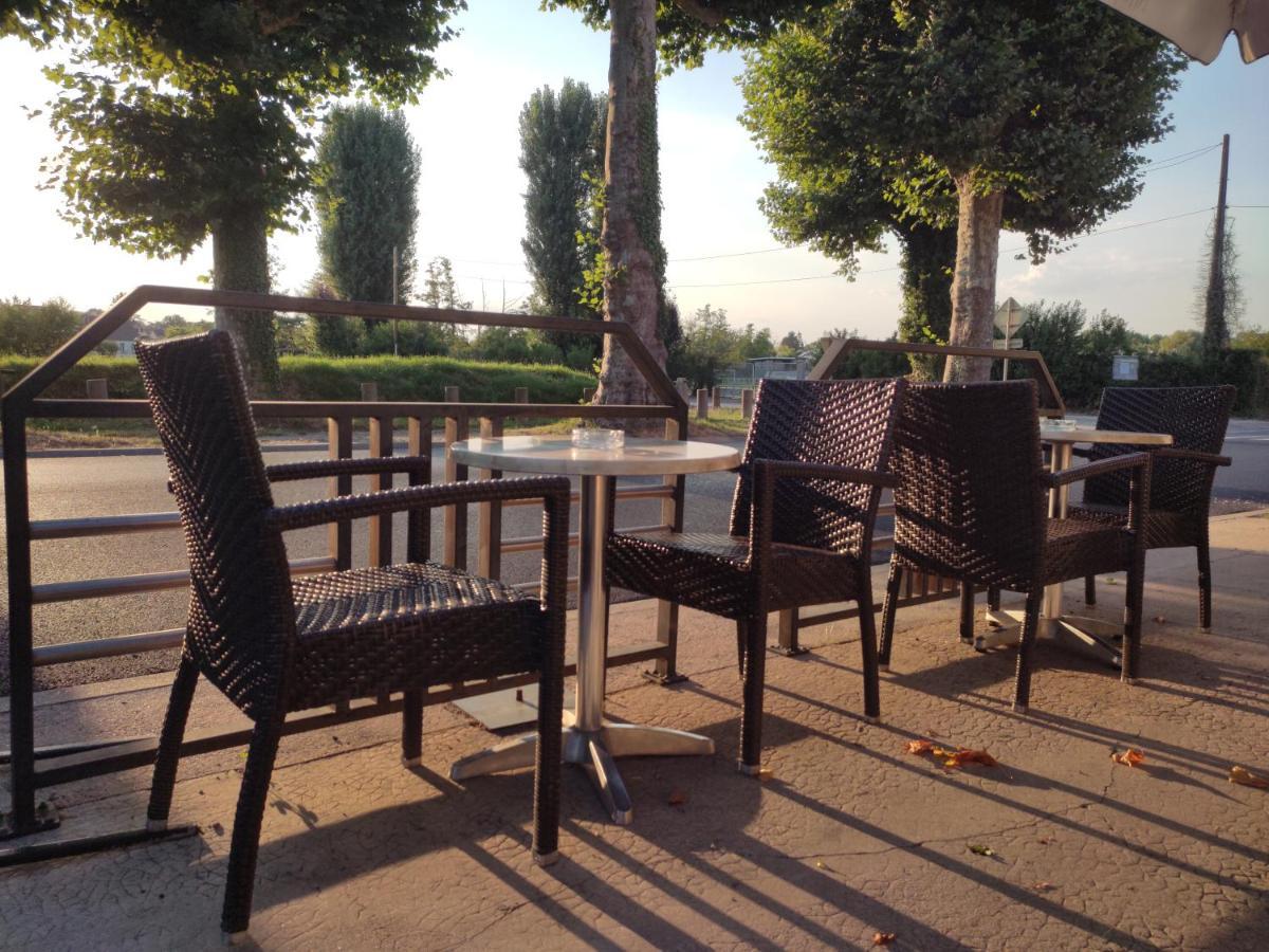 Hotel Aux Trois Rois Pont-Sur-Yonne Zewnętrze zdjęcie