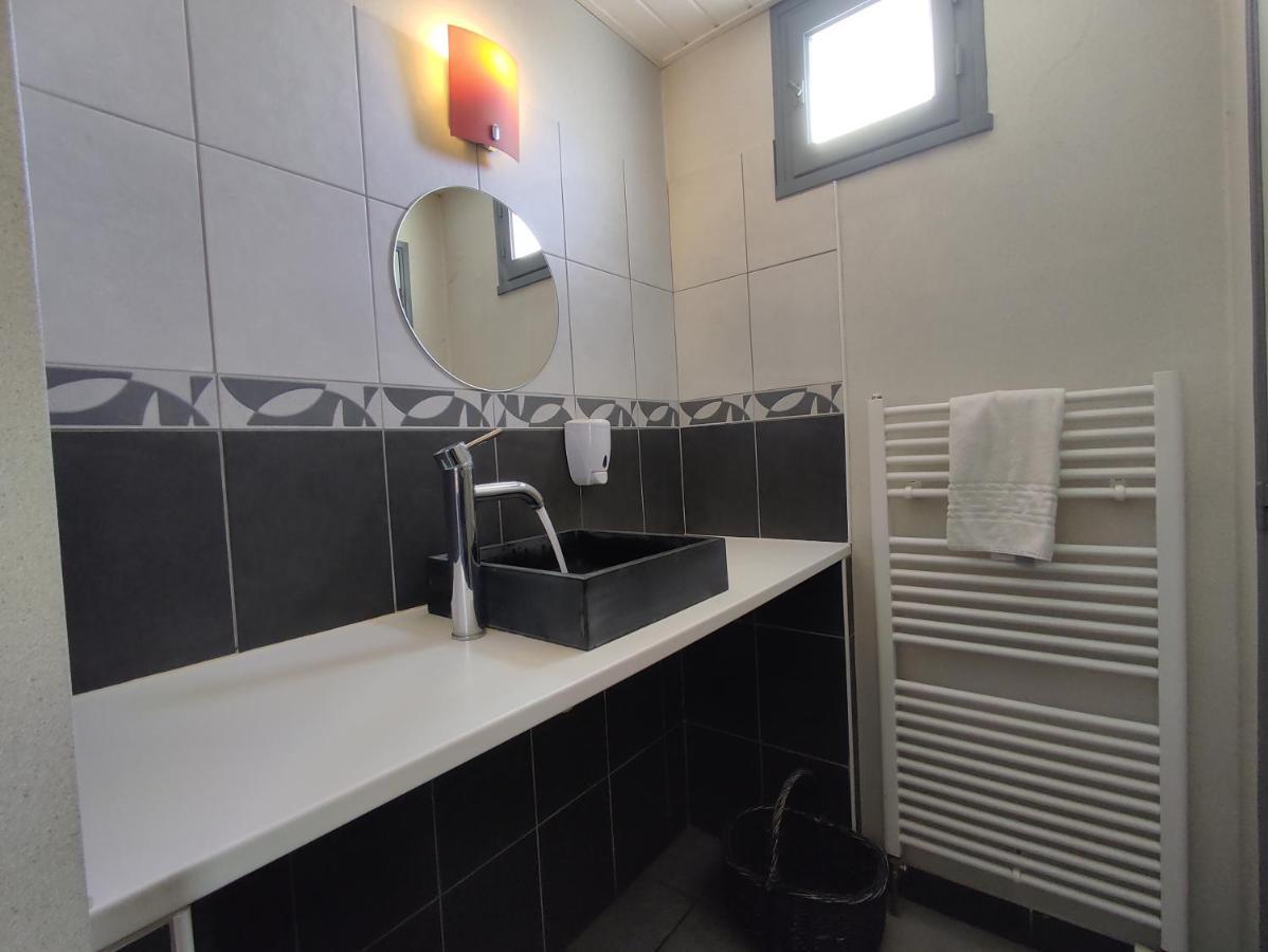Hotel Aux Trois Rois Pont-Sur-Yonne Zewnętrze zdjęcie