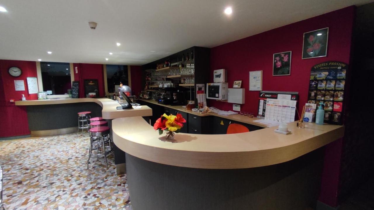 Hotel Aux Trois Rois Pont-Sur-Yonne Zewnętrze zdjęcie