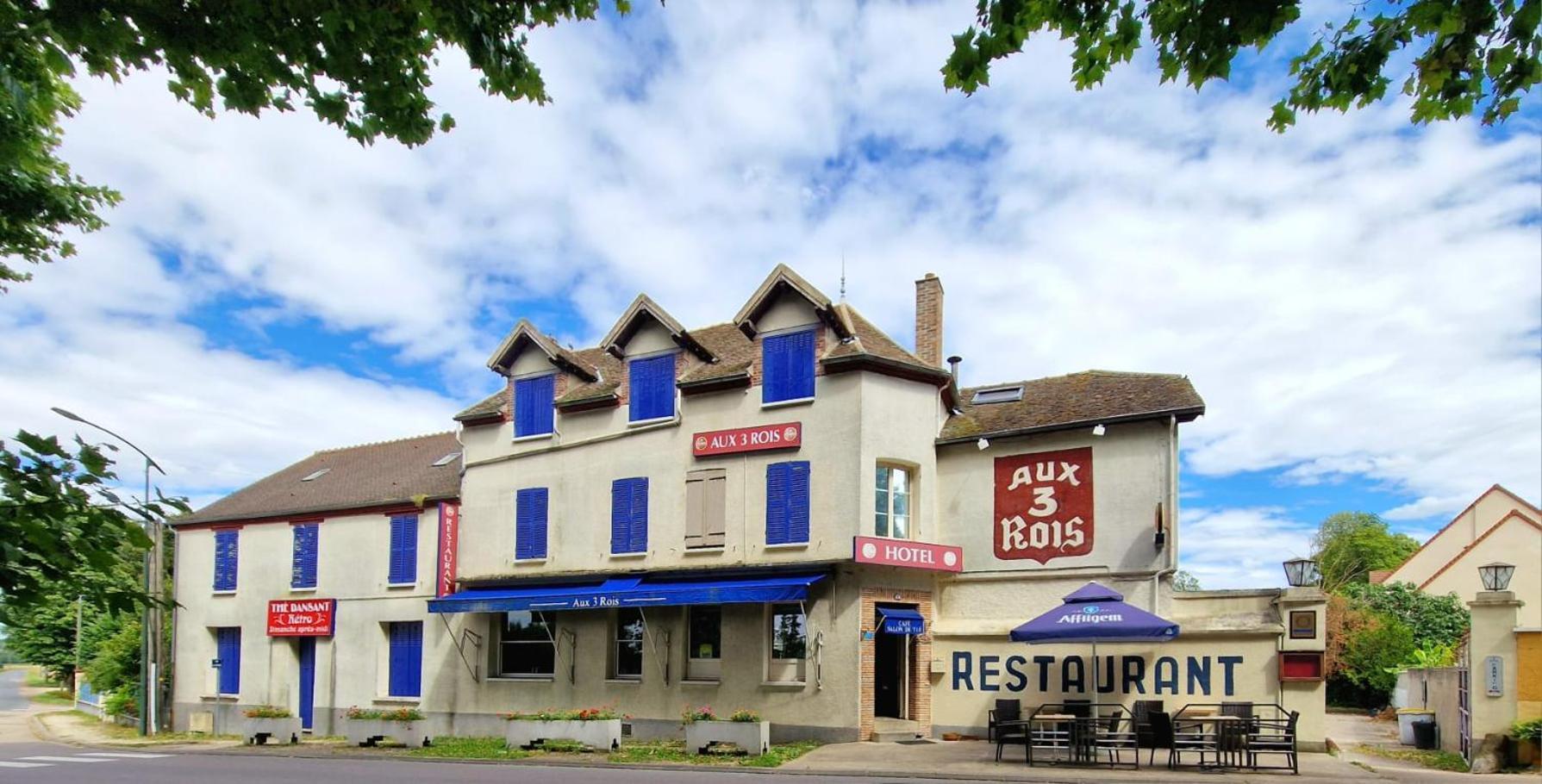 Hotel Aux Trois Rois Pont-Sur-Yonne Zewnętrze zdjęcie