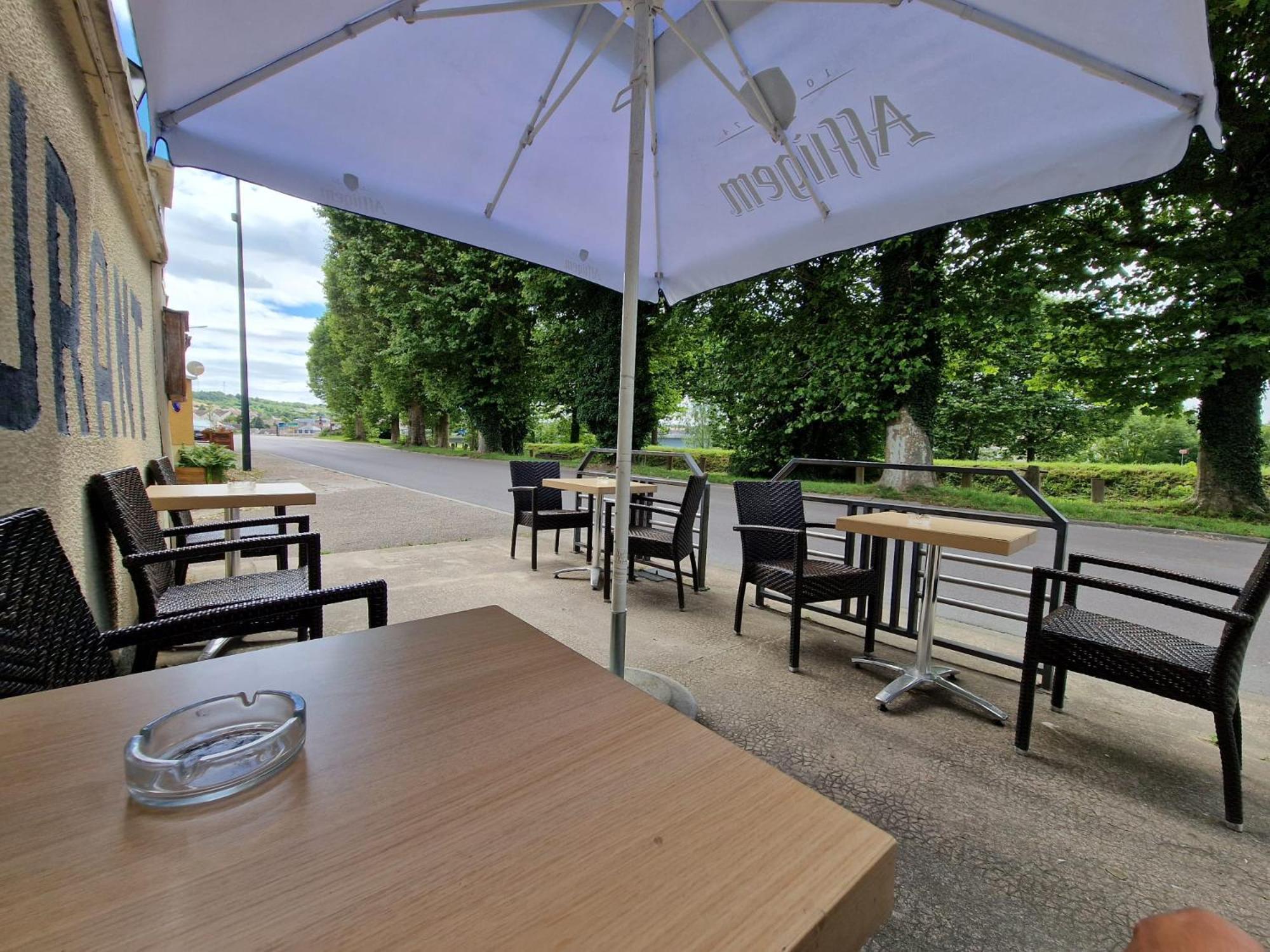 Hotel Aux Trois Rois Pont-Sur-Yonne Zewnętrze zdjęcie
