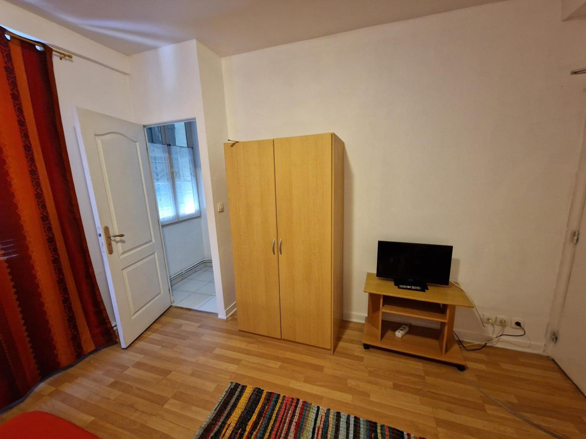 Hotel Aux Trois Rois Pont-Sur-Yonne Zewnętrze zdjęcie