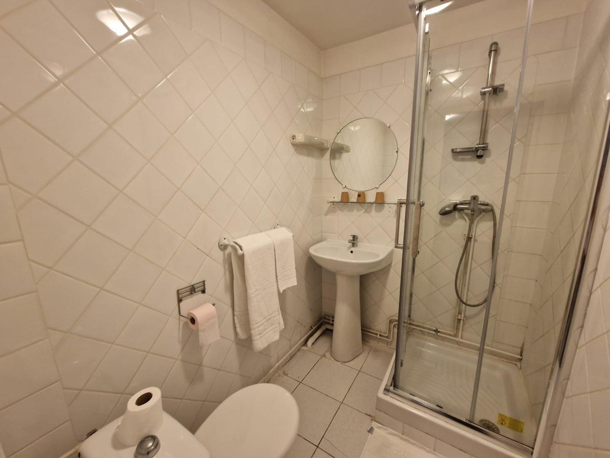 Hotel Aux Trois Rois Pont-Sur-Yonne Zewnętrze zdjęcie