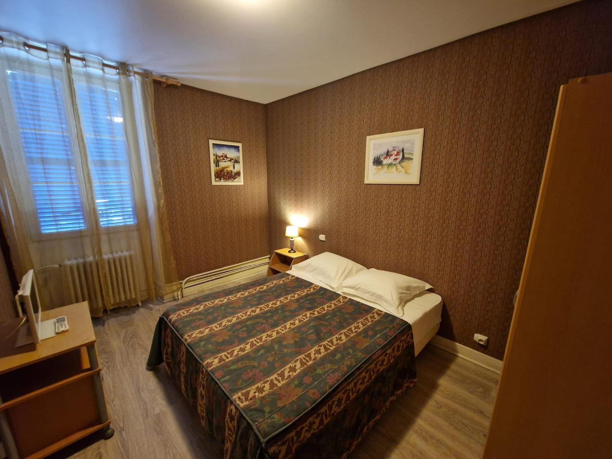 Hotel Aux Trois Rois Pont-Sur-Yonne Zewnętrze zdjęcie