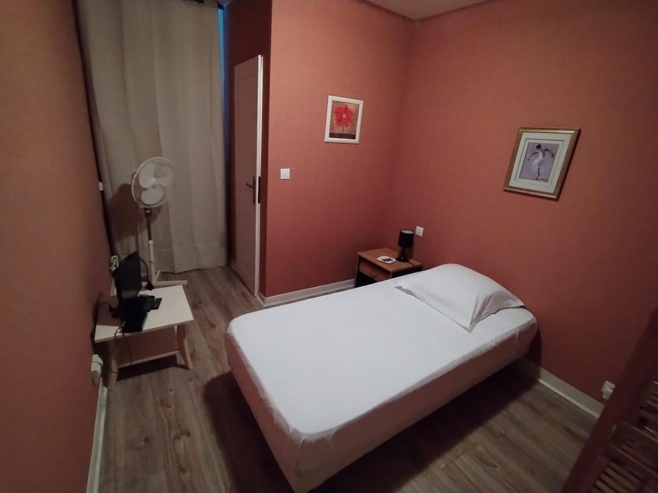 Hotel Aux Trois Rois Pont-Sur-Yonne Zewnętrze zdjęcie