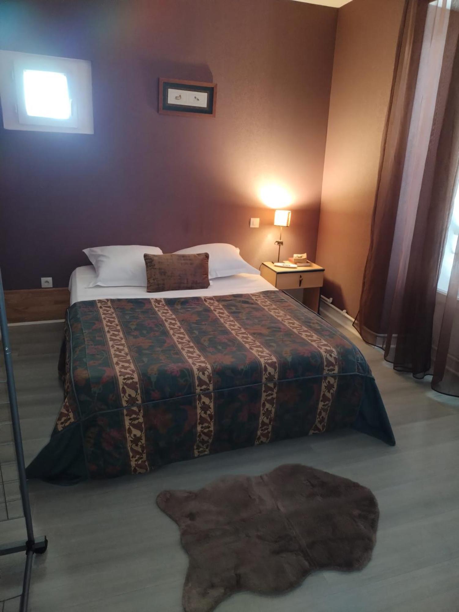 Hotel Aux Trois Rois Pont-Sur-Yonne Zewnętrze zdjęcie
