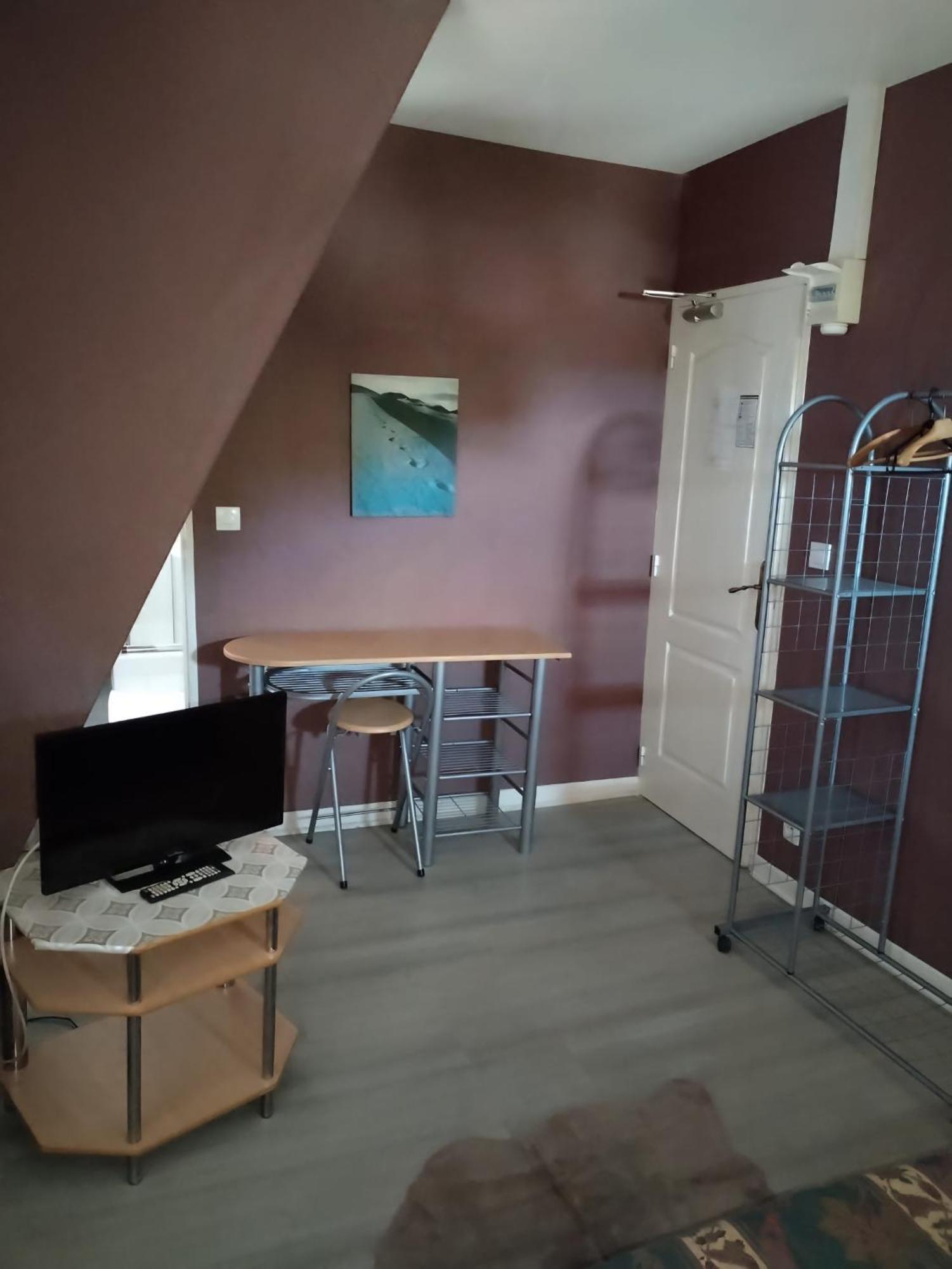 Hotel Aux Trois Rois Pont-Sur-Yonne Zewnętrze zdjęcie