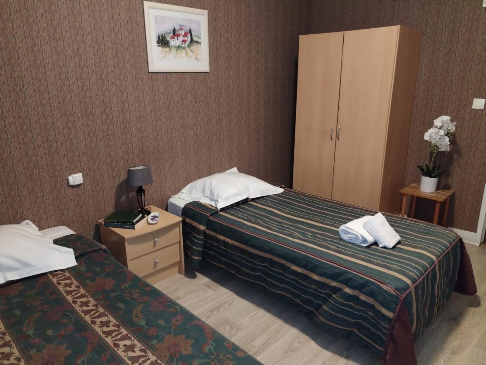 Hotel Aux Trois Rois Pont-Sur-Yonne Zewnętrze zdjęcie