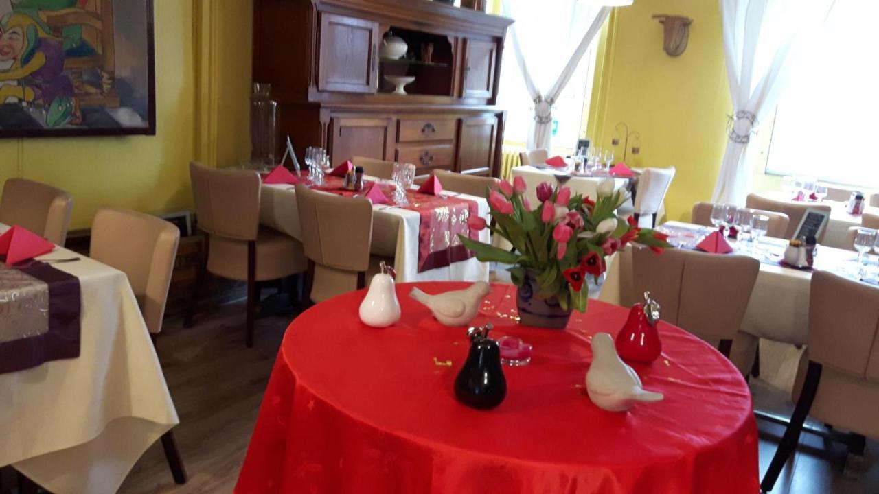 Hotel Aux Trois Rois Pont-Sur-Yonne Zewnętrze zdjęcie